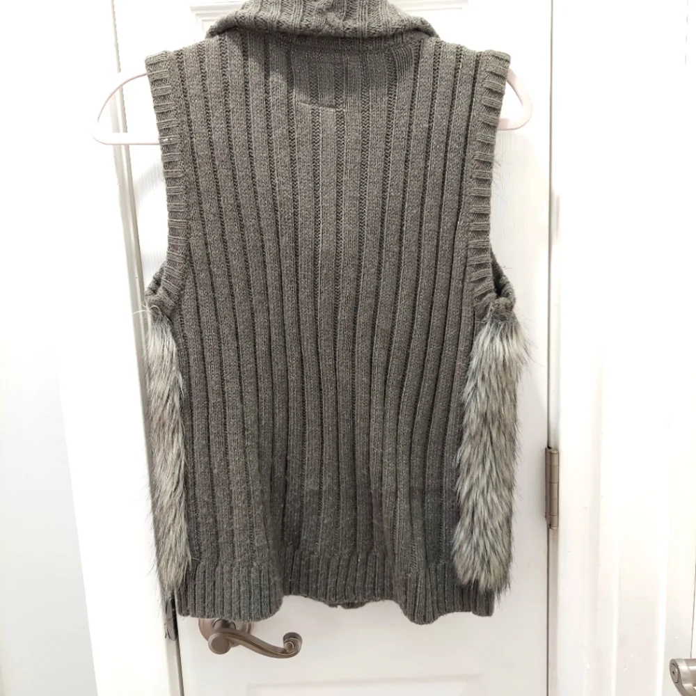 Justice Girls faux fur grey Vest Size 18